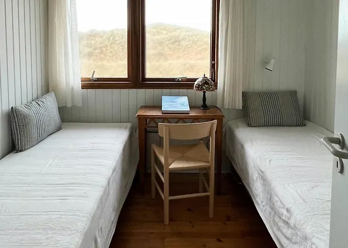 Сasa de vacaciones Wooden House In The Dunes Close To The Sea *