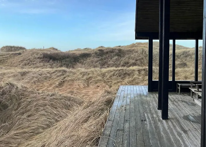 Сasa de vacaciones Wooden House In The Dunes Close To The Sea *